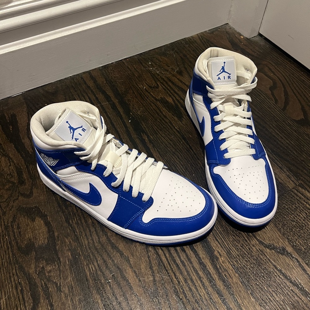 Jordan 1 Mid Kentucky Blue